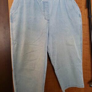 ALIA Petite Pull-On Light Denim Capri Pants – Size 14P
